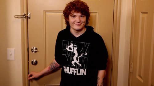 aeristaandthings:  happy michael  sad michael  mentally disturbed michael  super michael  smoochy michael  big fat momma michael  gavin  geoff  do do do do  