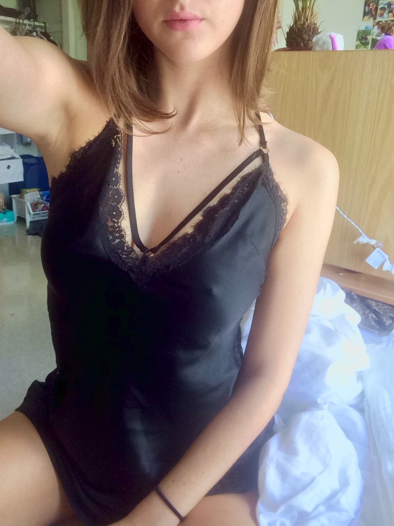fitnfreaky:  Eating pretzels and listening to John Mayer