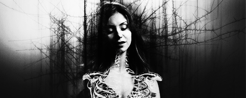 gilbertelena:  the devil inside; 