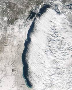 Here&rsquo;s the Lake Michigan satellite pic. from Weds. - sunny in Wisc. and Ill. Partly to mostly cloudy in West Michigan from lake-effect clouds. You can still see the tornado scar from the 2007 tornado WNW of Green Bay. Green Lake and Geneva Lake