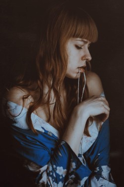 elenastrawberry:It’s too  late to speak…
