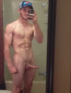 guyswithiphones-nude:  Guys with iPhones