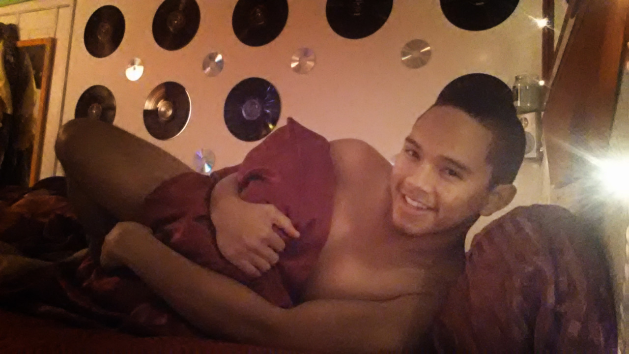betomartinez:  Thanks R.K. for the sexy photos!  Check him out and hit him up: Instagram: