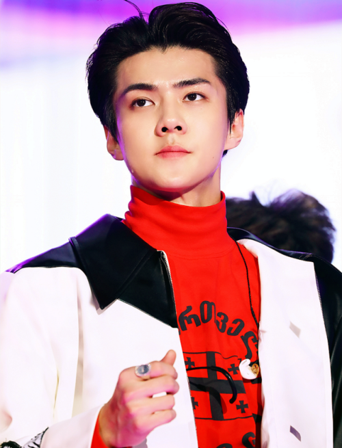 oh sehun at 2018 sbs gayo daejeon!