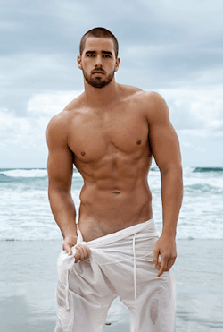 tommytank4:https://www.tumblr.com/blog/tommytank4 for hot and muscular men.