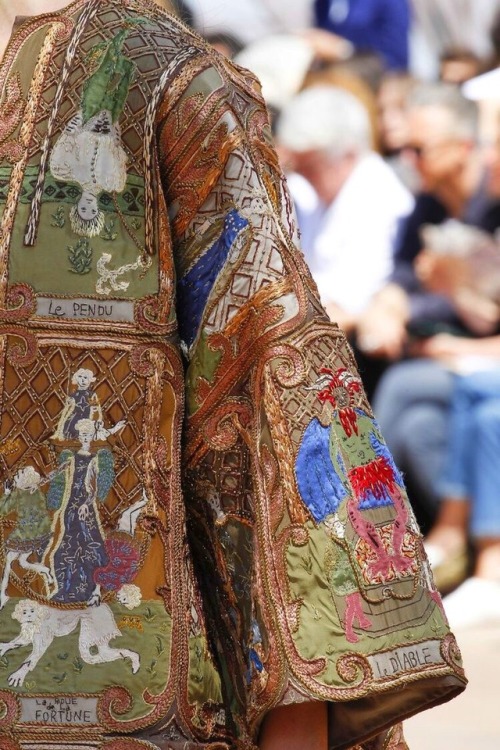 miss-mandy-m:Ania Chiz in a tarot inspired embroidered coat for Dior Couture Fall 2017