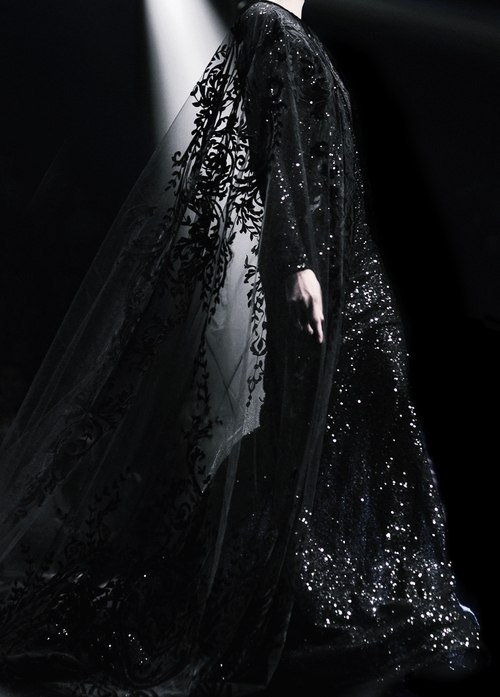 vogue-lotus:  Fashion at Vogue-Nexus IG &amp; Snapchat : v.lotus Shop : Divine