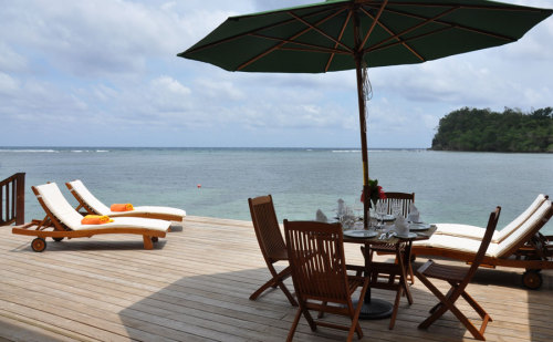 the-sweet-life-ja:  Avalon Villa (Port Antonio, Jamaica)is a 4 bedroom, 4 bathroom luxury villa at the famous Blue Lagoon waterfront. Brand new villa built in 2009, the most beautiful scenery at your backdoor, crystal clear waters off your own private