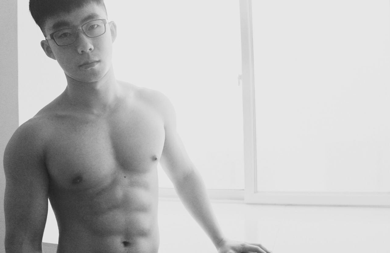 celebrasian:  sgfappingboy: Hot piece of meat…. Mmmm oh was not expecting that