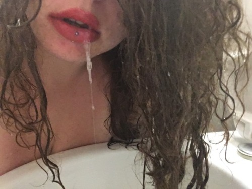 piglilyth: I washed my hair in the toilet yesterday…