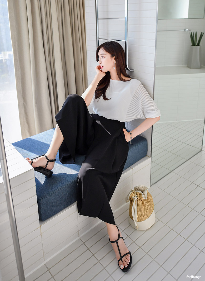 korean-dreams-girls:    Kim Shin Yeong - May 21, 2019 Set  