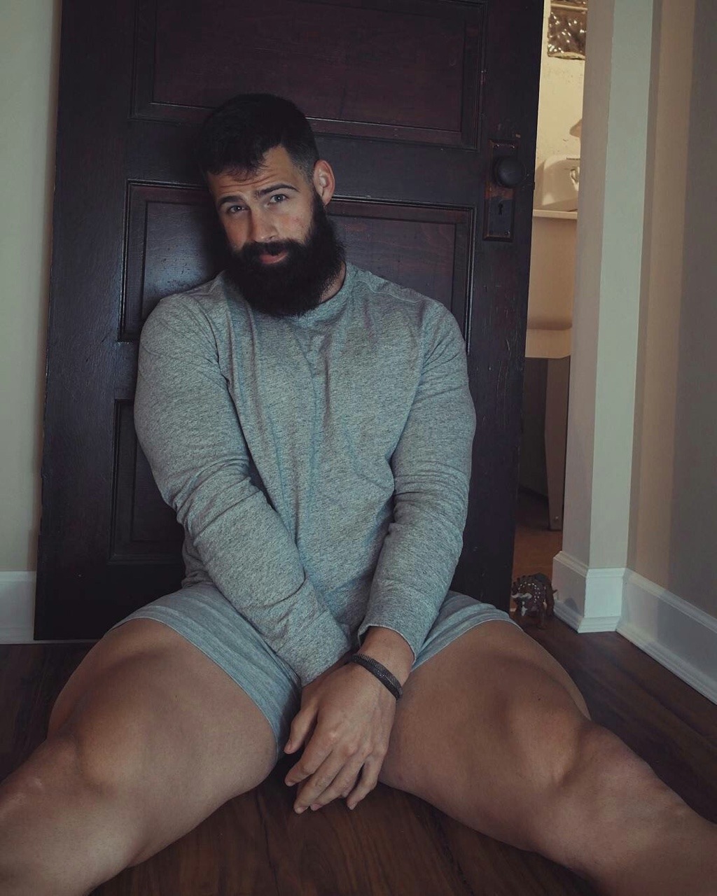 rebel-in-tartan:  Uh….hi.  Are you kidding me?!? Who are you?!? Thooose quads!!