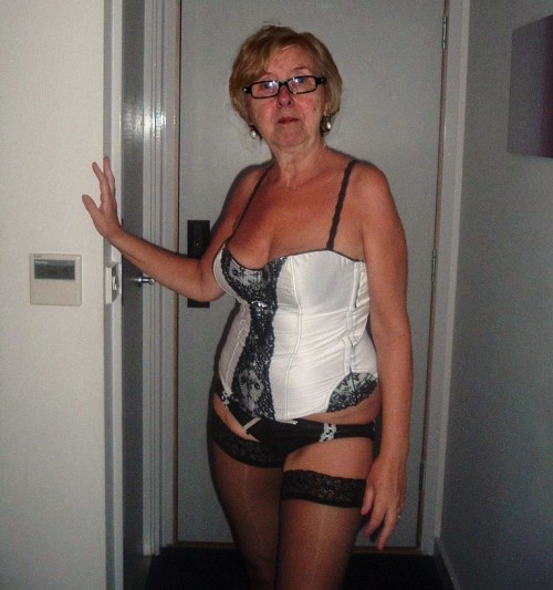 cashworth750:  Nanny! my Willy is sticking out