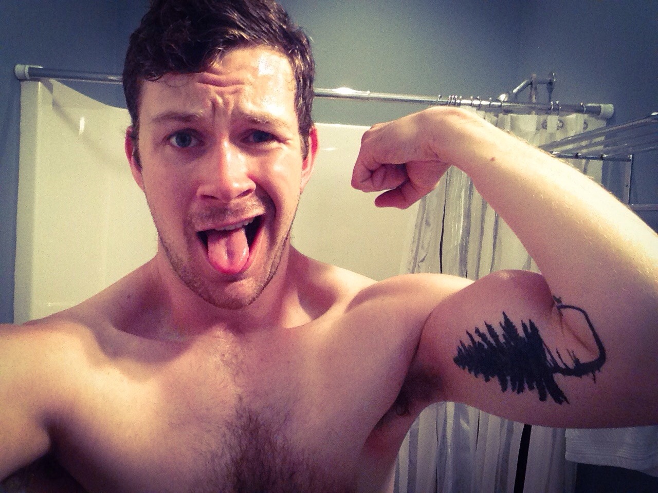 cdnmooselr:  I found a bunch of random selfies. 
