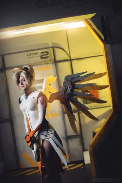 cosplayhotties:  Mercy by Pugoffka