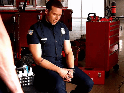 EVAN "BUCK" BUCKLEY 9-1-1 (2018) 6.01