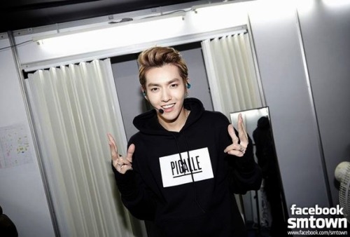 Kris || Backstage