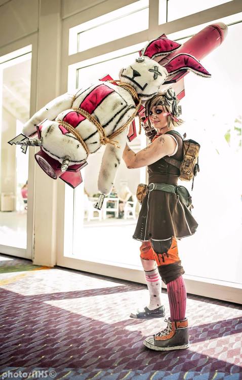 ikaricrossinglines:  videogamecosplay:  Tiny Tina cosplay by Seraph Cosplay. +Info:Model / Cosplayer: Seraph CosplayCharacter: Tiny TinaVideogame: Borderlands 2  wow that’s a spectacular makeup/costume job!It may be odd but somehow this just ..makes