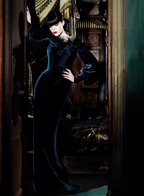 spookyloop:    From Thierry Mugler’s 2010 A/W collection  
