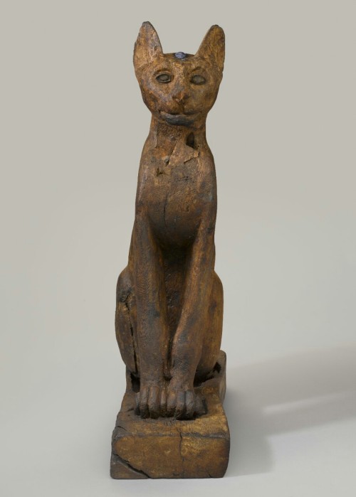 theancientwayoflife:~Figure of a Cat.Medium: Wood (sycamore fig), gold leaf, gesso, bronze, copper, 