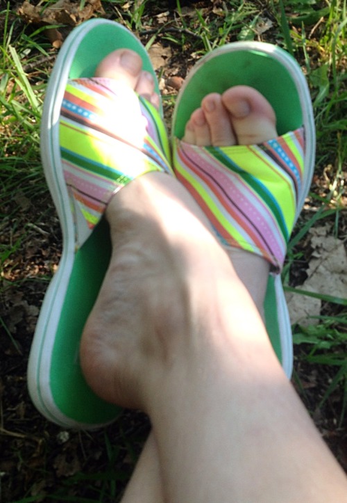 hellohippietoes: My 2nd mother gave me these stylish sandals before I left town. Yeah, they’re kinda