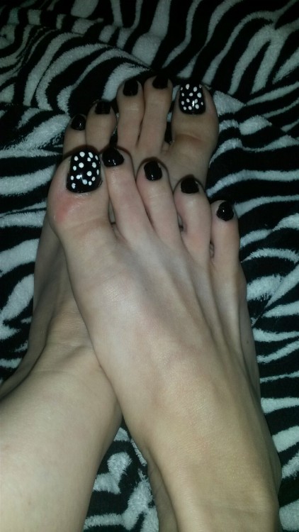 butterflylp:  Fresh pedicure. Who likes polka porn pictures