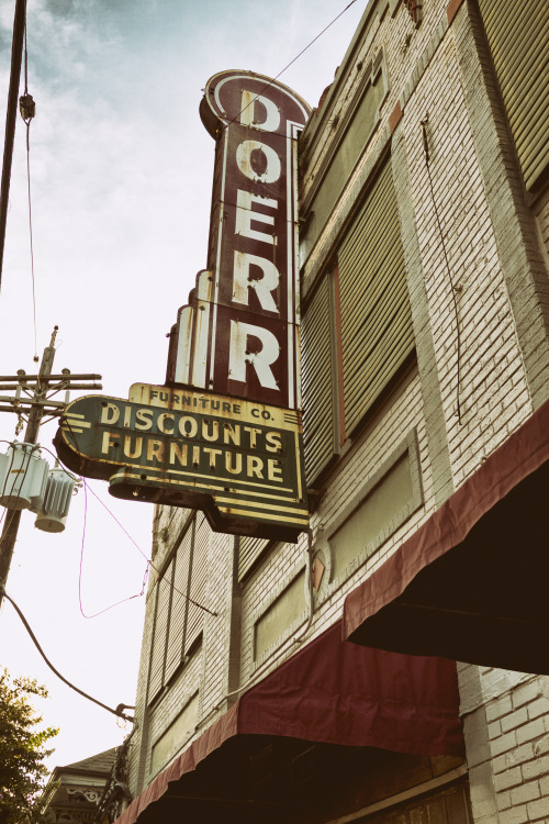 Doer Furniture Co. Discounts Furniture - New Orleans, LA