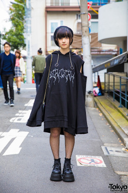 tokyo-fashion:  16-year-old Shio on the street