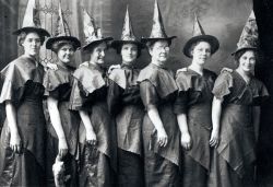 weirdvintage:  1910s witches (via)