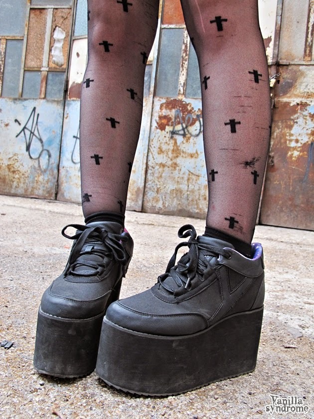 vanillasyndrome:  New outfit post on my blog ♡ 