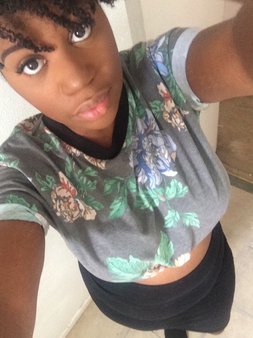 phunkybrewstersbabysister:  Belly out