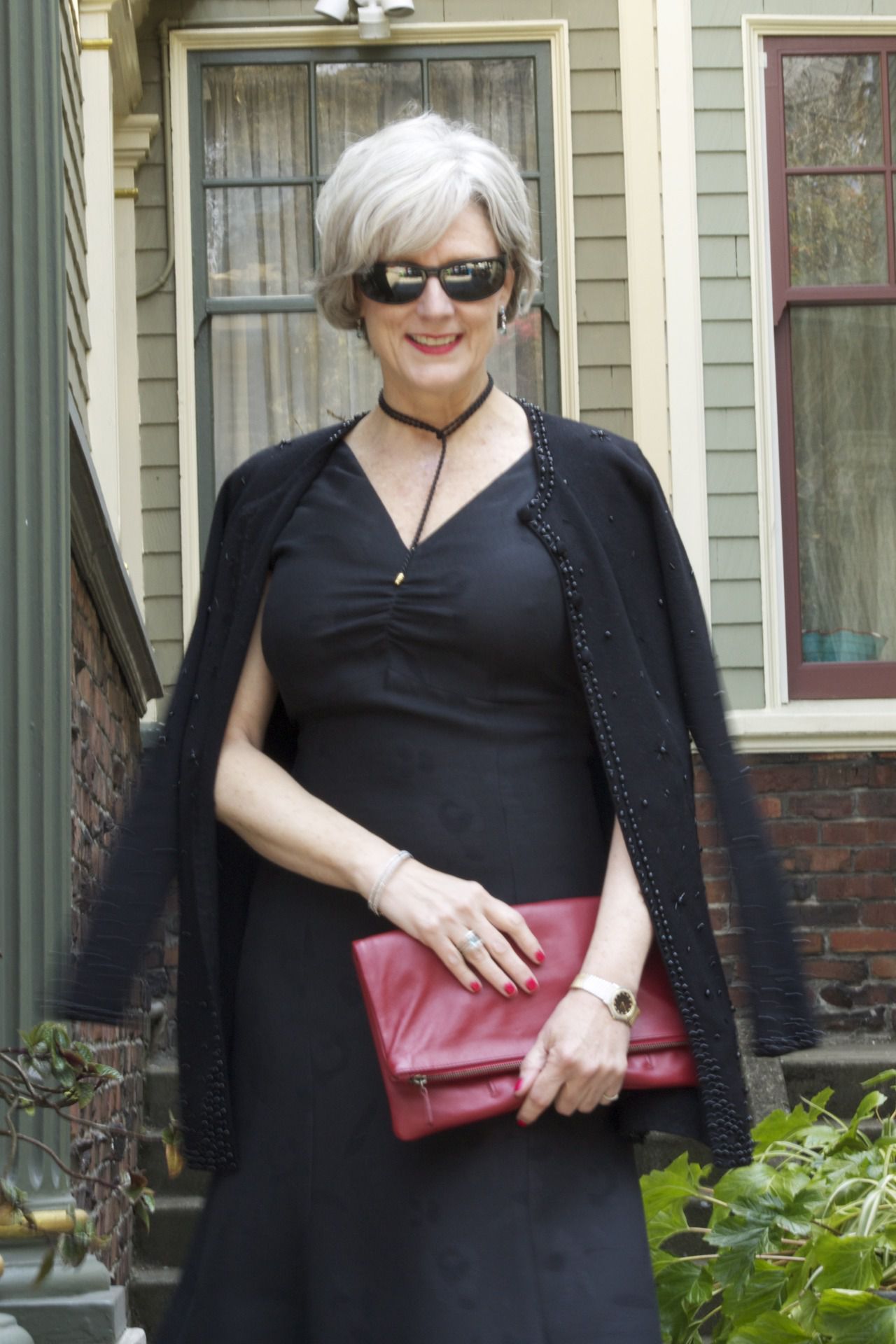 This mature beauty needs to be fucked immediately by a well-hung boytoy and filled