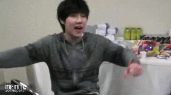 chiafesiale:  Sunggyu and his random happiness