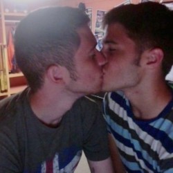 A blog about gay love and intimacy.. and a little 