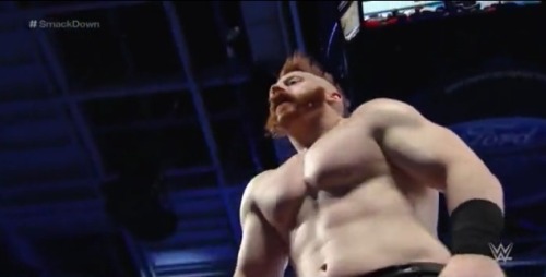 omgsheamus:  Pecs, pecs, pecs! 👅