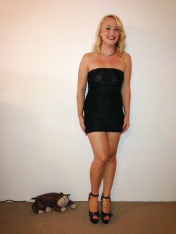 kimcums:  On my way out to my birthday dinner =) I hope you like my pussy!
