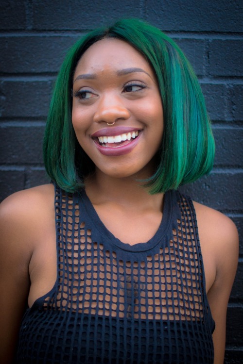 sweetlikesugahcane:noctom-poetom:imninm:black girls with emerald hair (this is one of the harderst c