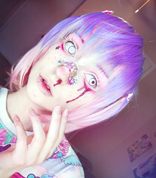 spectera:  Comet/Elfgutz-inspired makeup!   ♥     ✧･ﾟ:* spectera.tumblr.com *:･ﾟ✧  