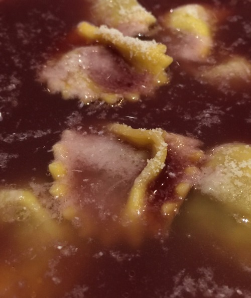 Anolini in Brodo di Cappone e Amarone, con Parmigiano 30 mesiE poi muori.