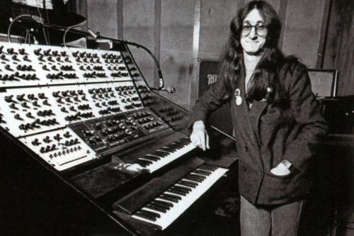 moog-walk:Geddy Lee of Rush with his custom MiniMoog/Oberheim hydbrid synthesiser, which featured on