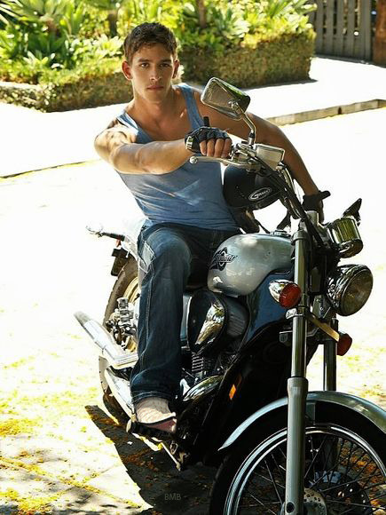 He can ride me too if he wants! aplethoraofmen:  Easy Rider