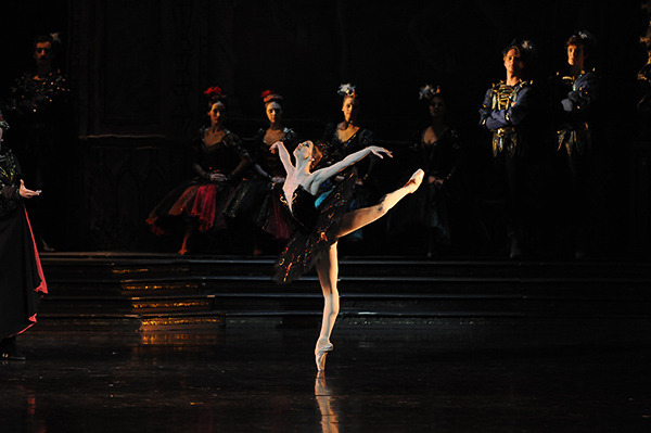 prosthetic-dance:  Evgenia Obraztsova as Odile in Swan Lake 