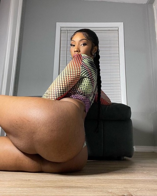 Porn Pics onlyyyyyybaddies: