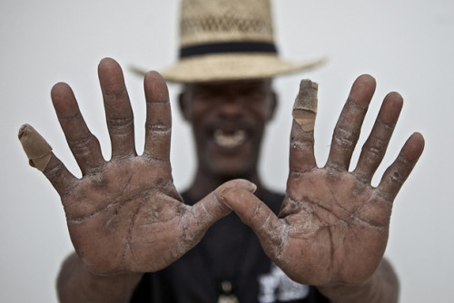 bobbycaputo:  Photographer Documents Mississippi’s Last Remaining Blues Musicians For his series Portraits of the Blues, photographer Lou Bopp captures the last remaining Mississippi delta Blues musicians. Since 2008, he has made portraits of over