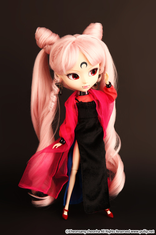 pullipdolls:Some shots of Pullip 'Black lady'