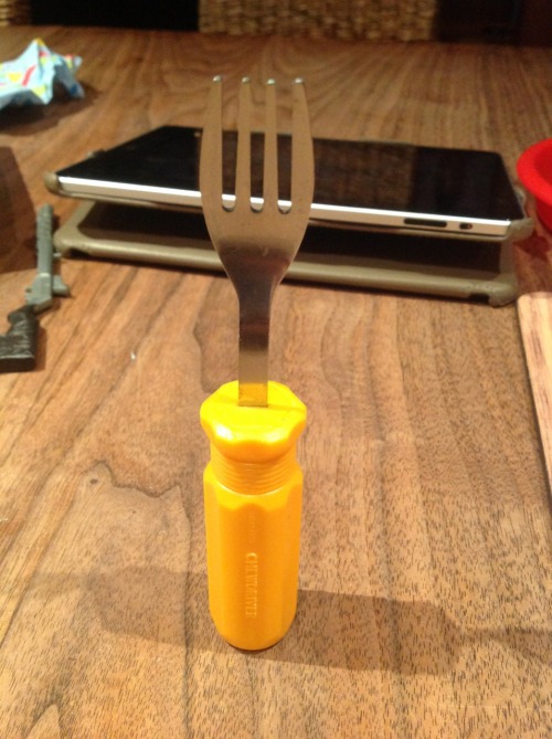 criminalcrazy:So my brother has this fork (he’s 2 so it’s acceptable). And my cousin pulled it out t