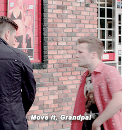 deanisanactualprincess:  you can see dean having a mid life crisis while trying to