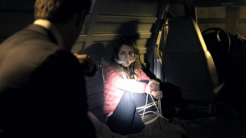 superbounduniverse:  gaggedactresses:  Just a quickie: very cute Hannah Marks cleave-gagged in the the back of a van in Flash Forward (Season 1, Course Correction).   Superbound rating: 9.5 
