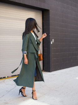 Delrussos:  Streetssavoirfaire:  Justthedesign:  Draped Trench Jacket: Sheryl Luke