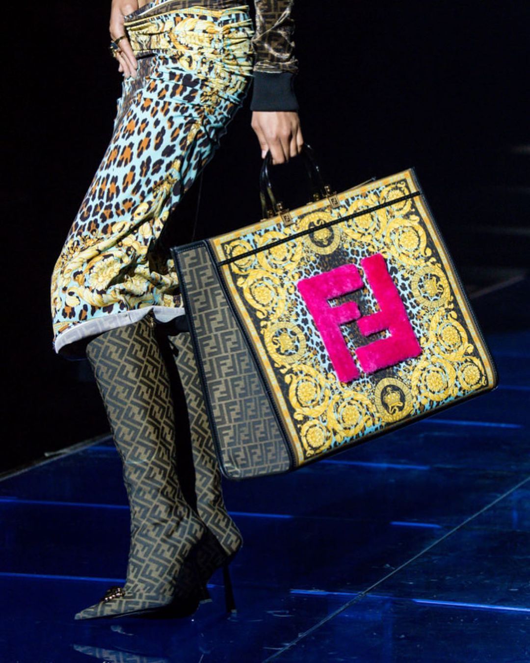 bag, pink, pink bag, purse, versace bag, fashion, tumblr, versace